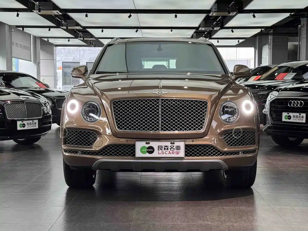 Bentley Bentayga — фото 2