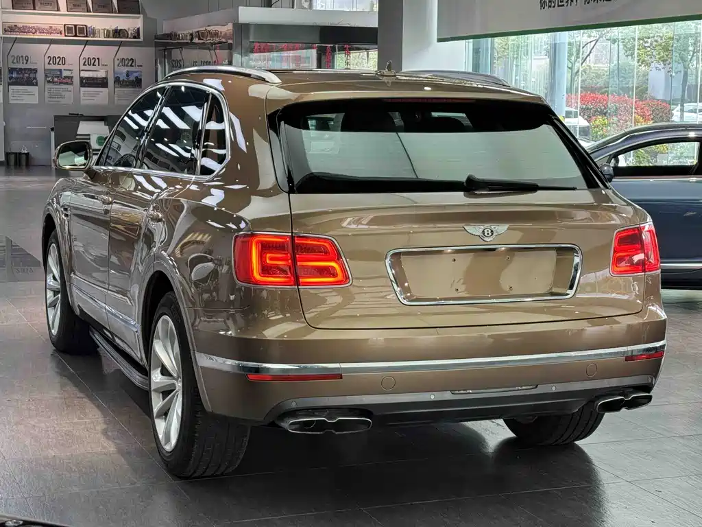 Bentley Bentayga — фото 4