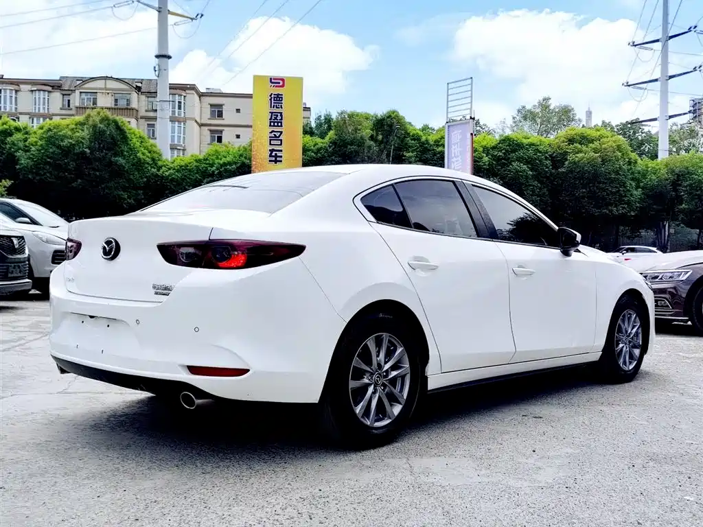 Mazda 3 Axela — фото 4