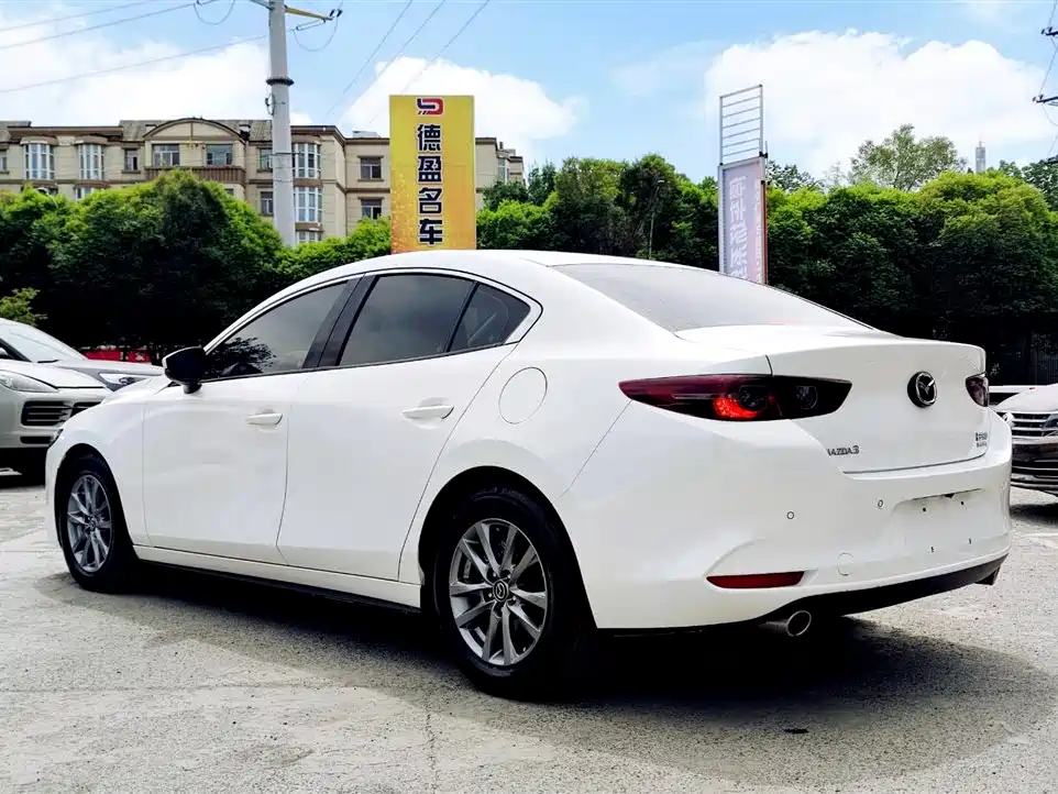 Mazda 3 Axela — фото 6