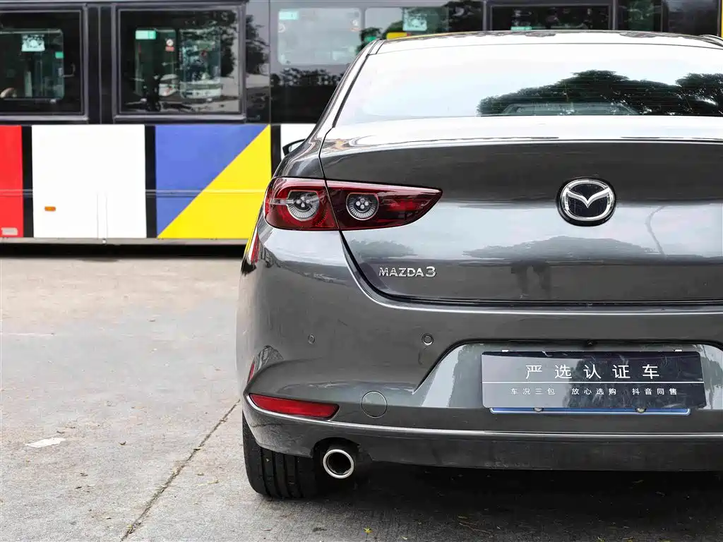 Mazda 3 Axela — фото 23