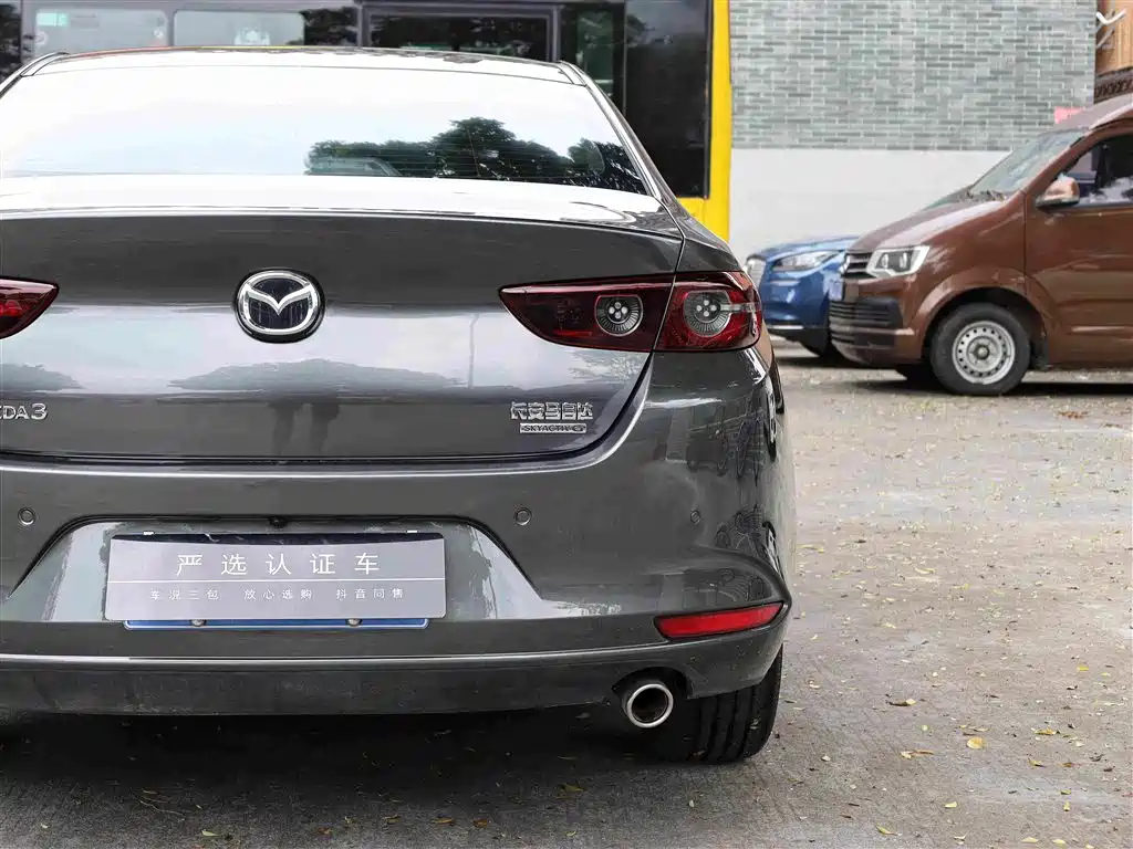 Mazda 3 Axela — фото 24