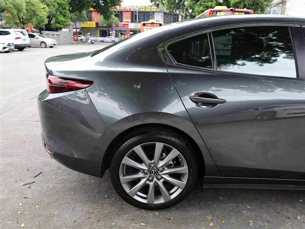 Mazda 3 Axela — фото 29