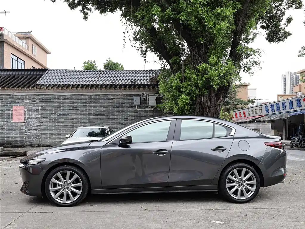 Mazda 3 Axela — фото 10
