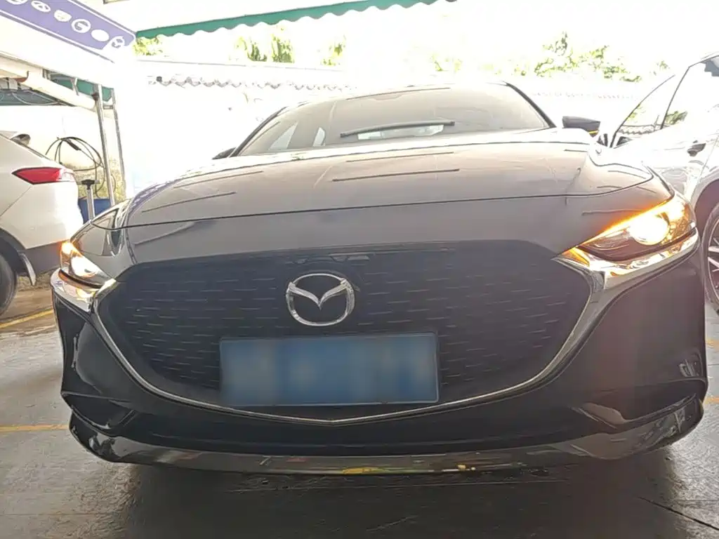 Mazda 3 Axela — фото 3