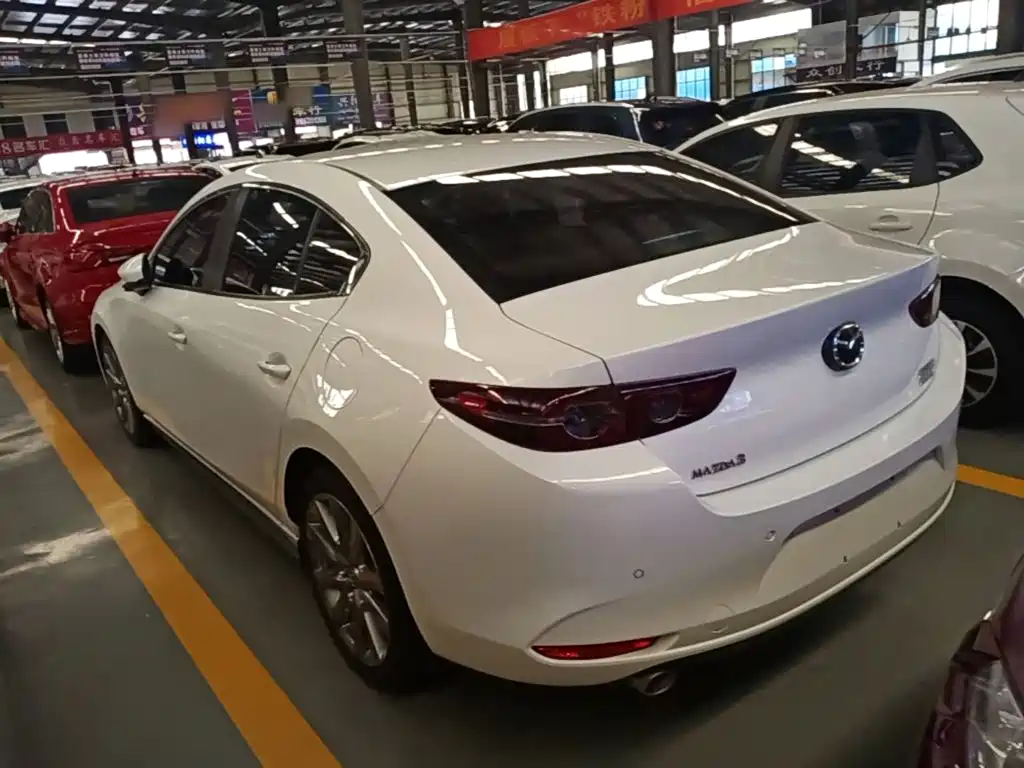 Mazda 3 Axela — фото 5