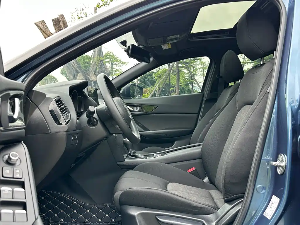 Mazda CX-4 — фото 10