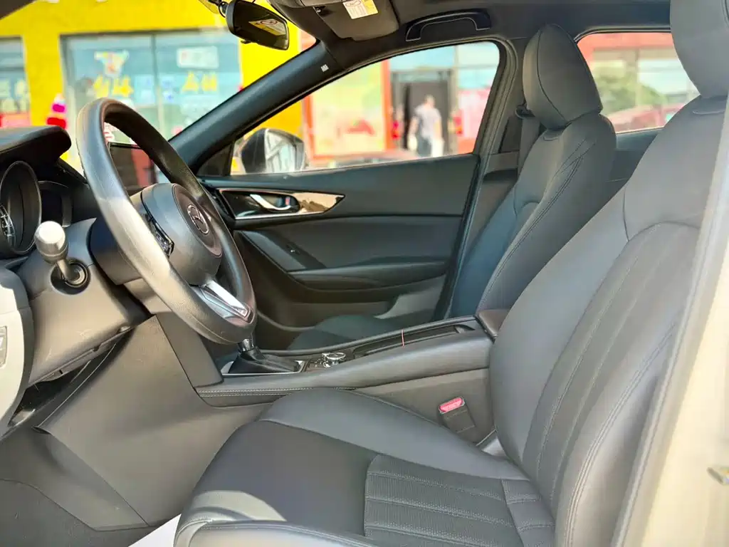 Mazda CX-4 — фото 10