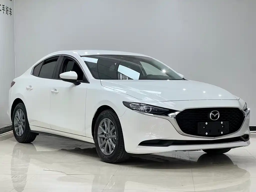 Mazda 3 Axela — фото 3