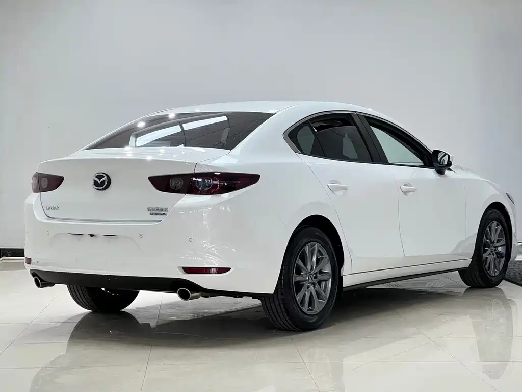 Mazda 3 Axela — фото 4