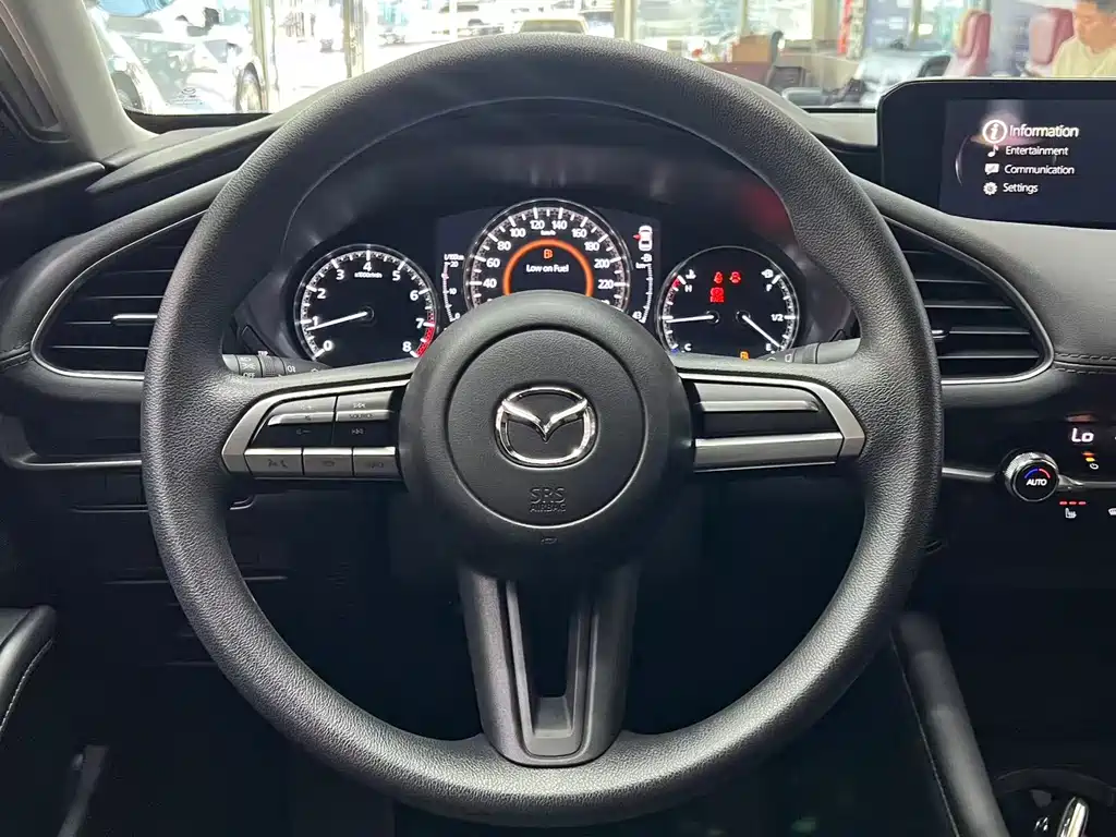 Mazda 3 Axela — фото 10
