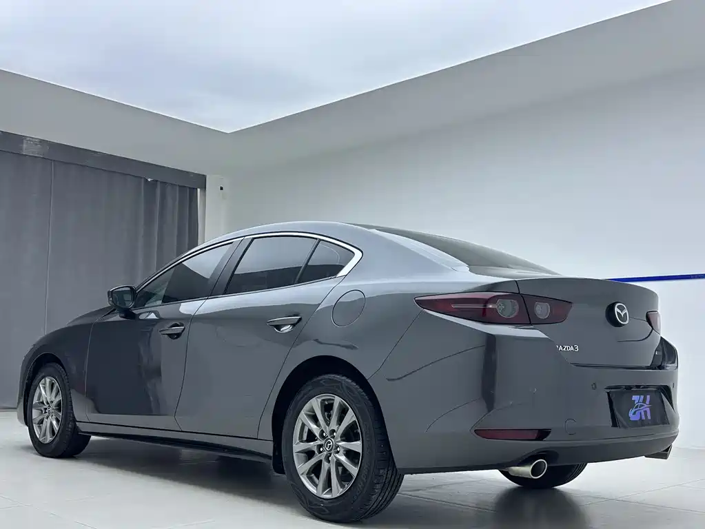 Mazda 3 Axela — фото 4