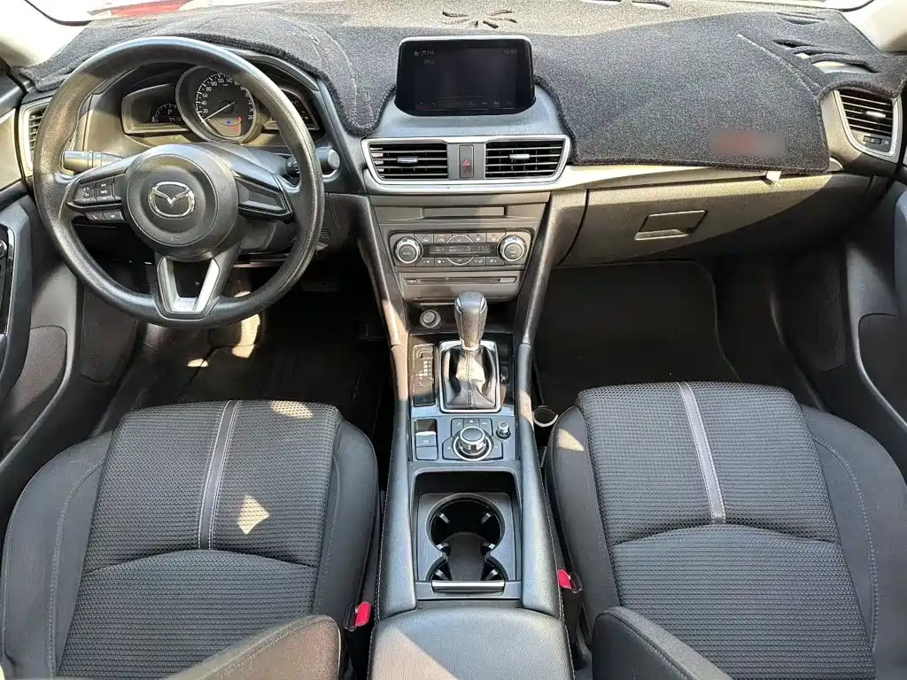Mazda 3 Axela — фото 15