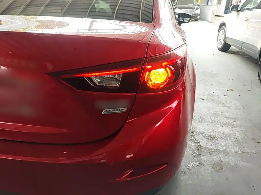 Mazda 3 Axela — фото 22