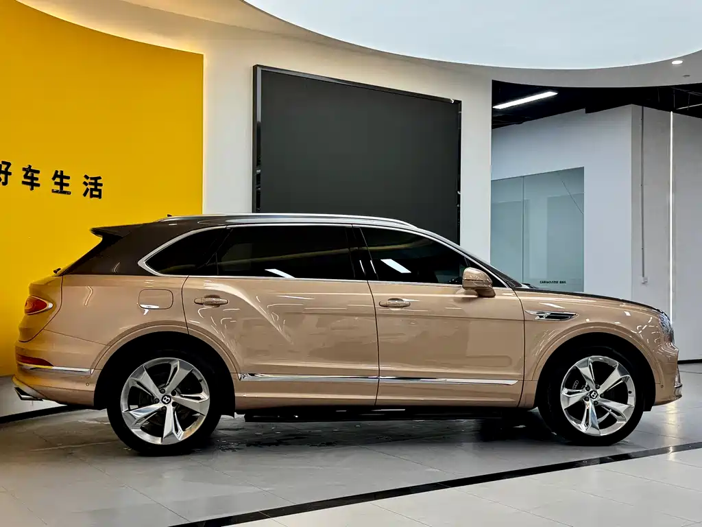 Bentley Bentayga — фото 4
