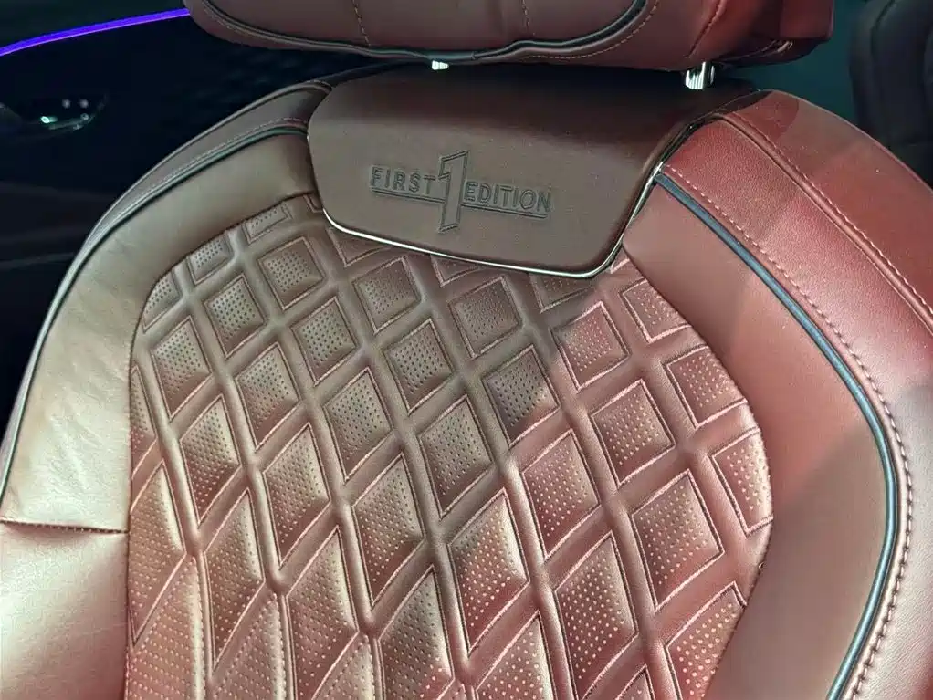 Bentley Flying Spur — фото 15
