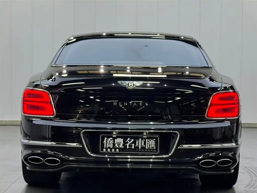 Bentley Flying Spur — фото 19