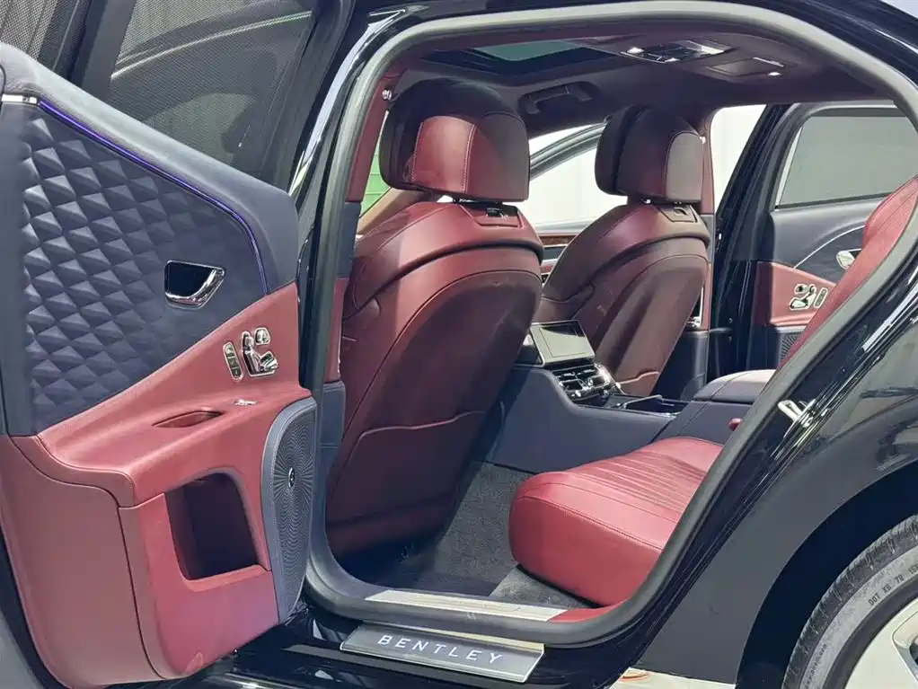 Bentley Flying Spur — фото 5