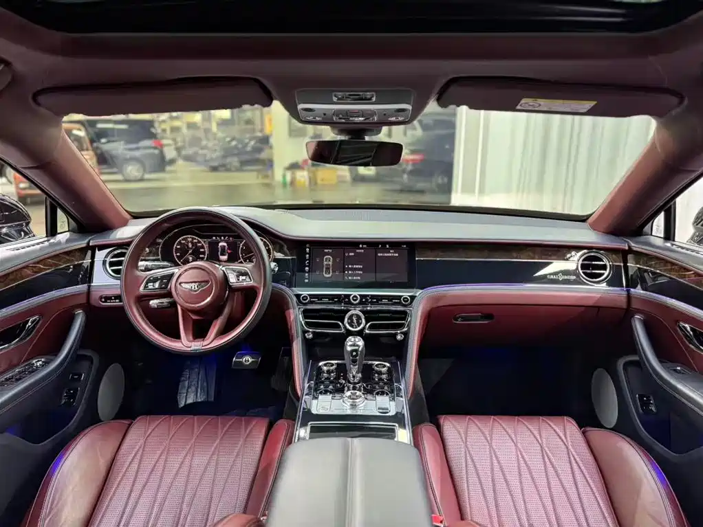 Bentley Flying Spur — фото 6