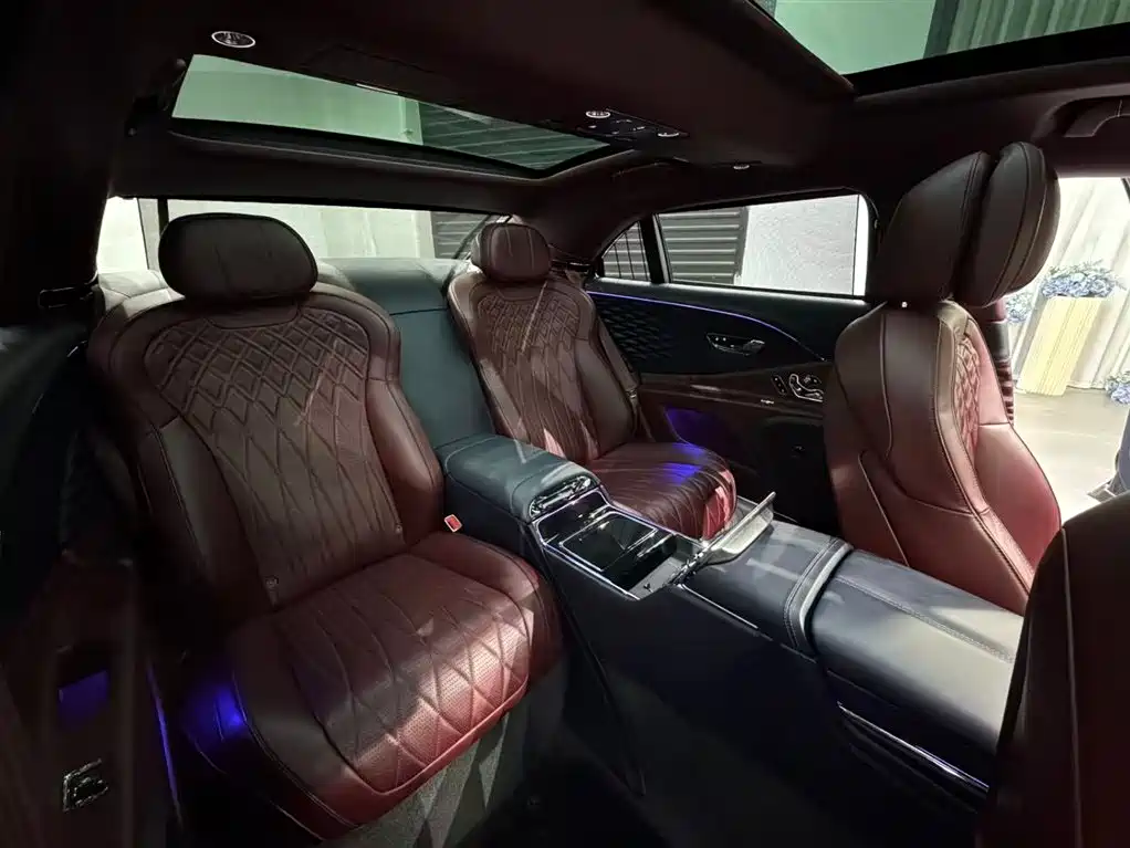 Bentley Flying Spur — фото 10