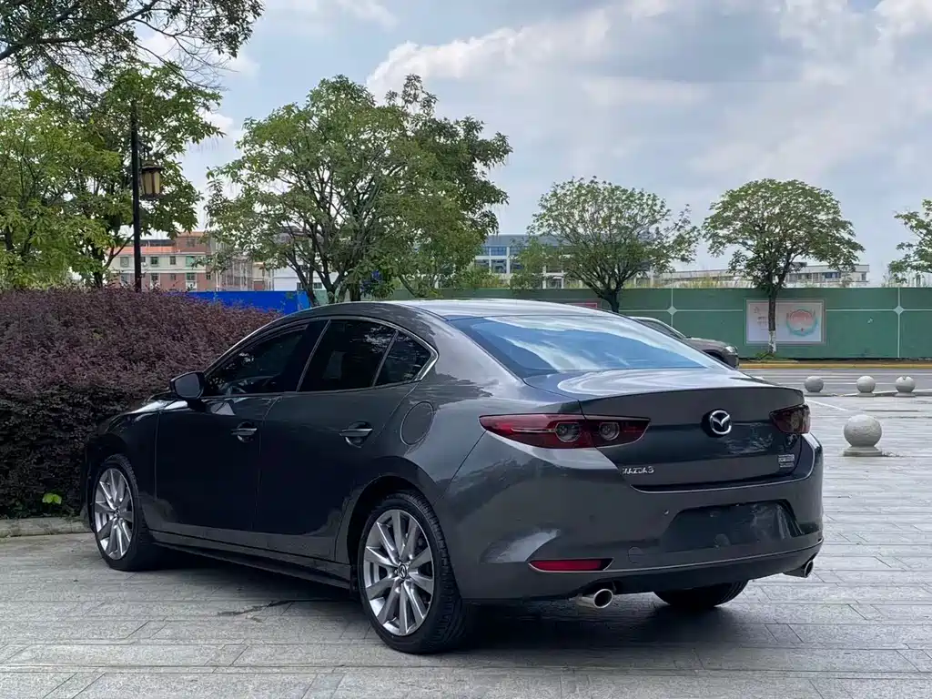Mazda 3 Axela — фото 31