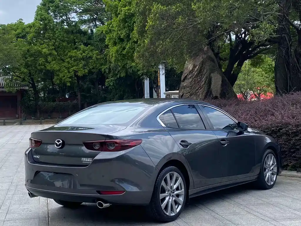 Mazda 3 Axela — фото 33