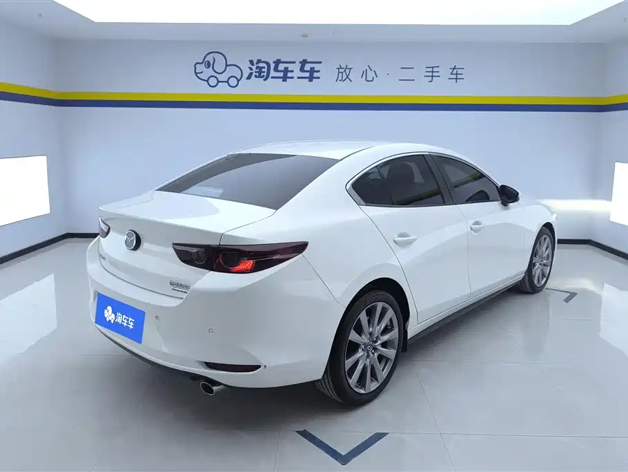 Mazda 3 Axela — фото 3