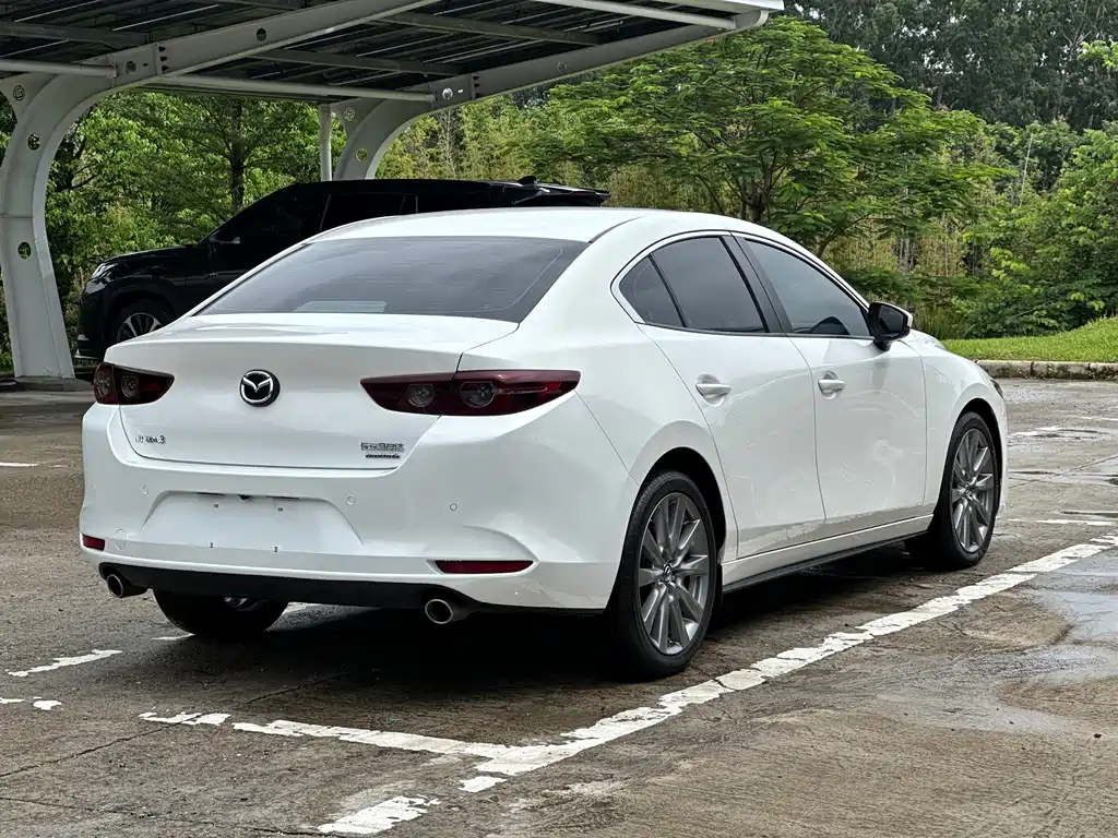 Mazda 3 Axela — фото 4