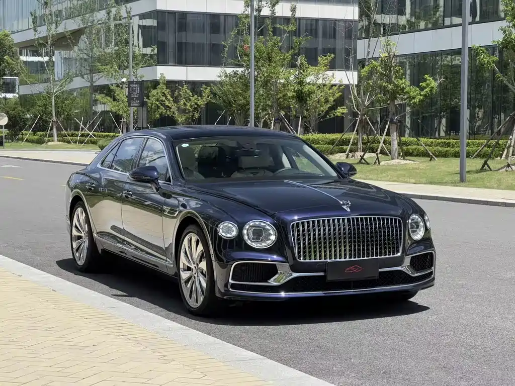 Bentley Flying Spur — фото 3