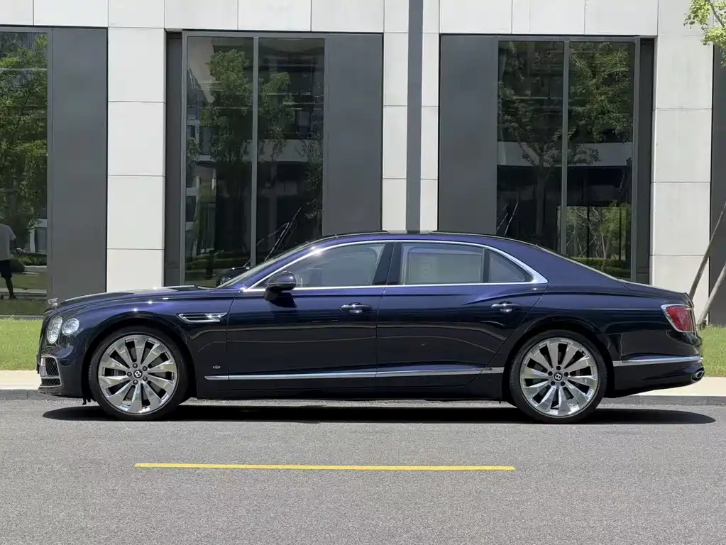 Bentley Flying Spur — фото 7