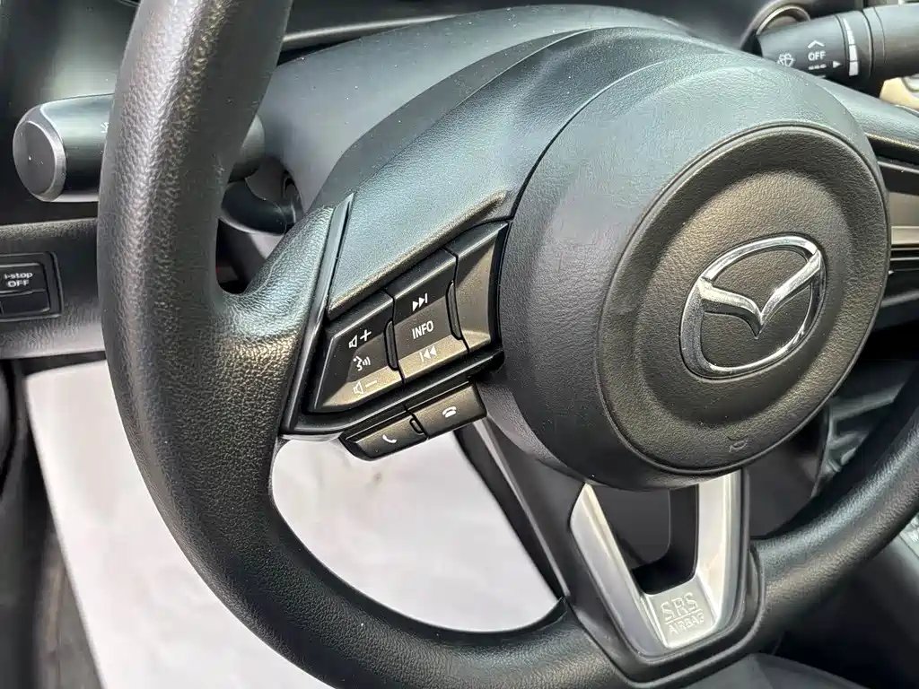 Mazda 3 Axela — фото 15