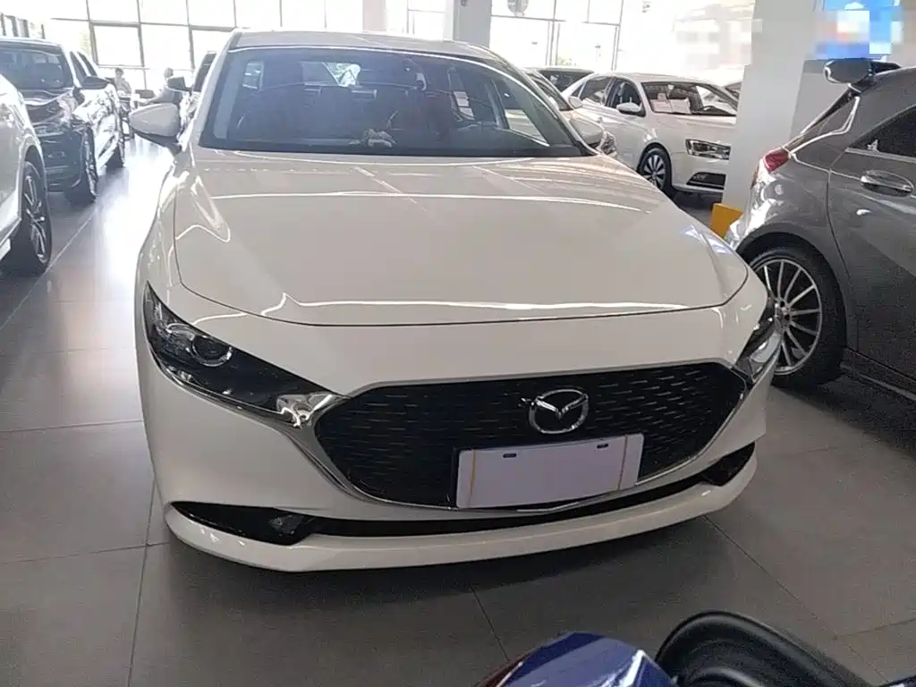 Mazda 3 Axela — фото 3