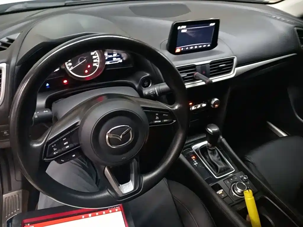 Mazda 3 Axela — фото 10