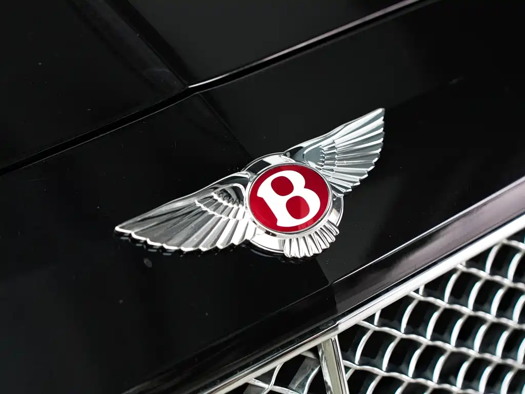 Bentley Flying Spur — фото 13