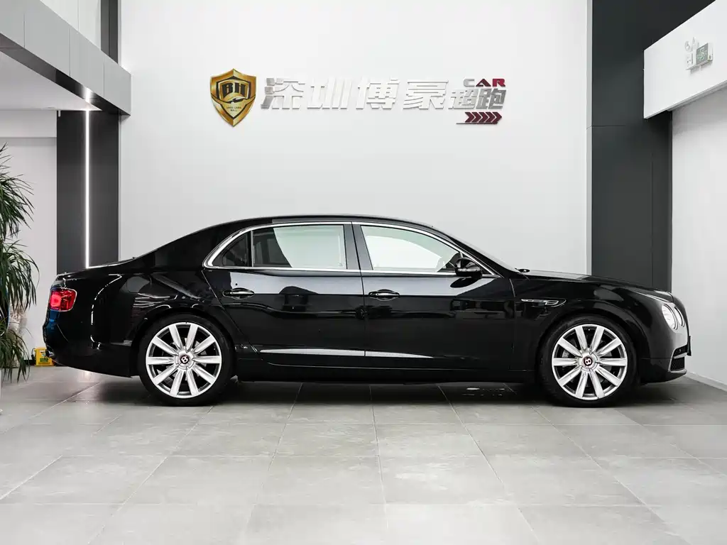 Bentley Flying Spur — фото 16