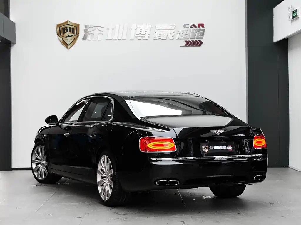 Bentley Flying Spur — фото 8