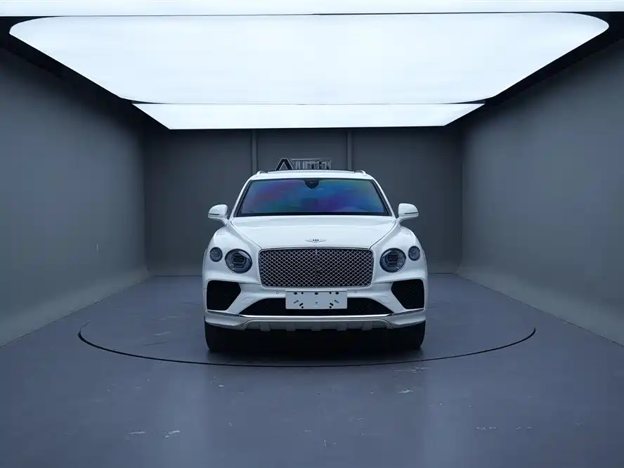 Bentley Bentayga — фото 2