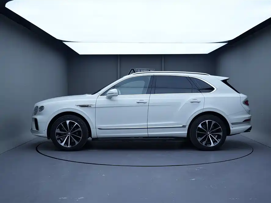 Bentley Bentayga — фото 3