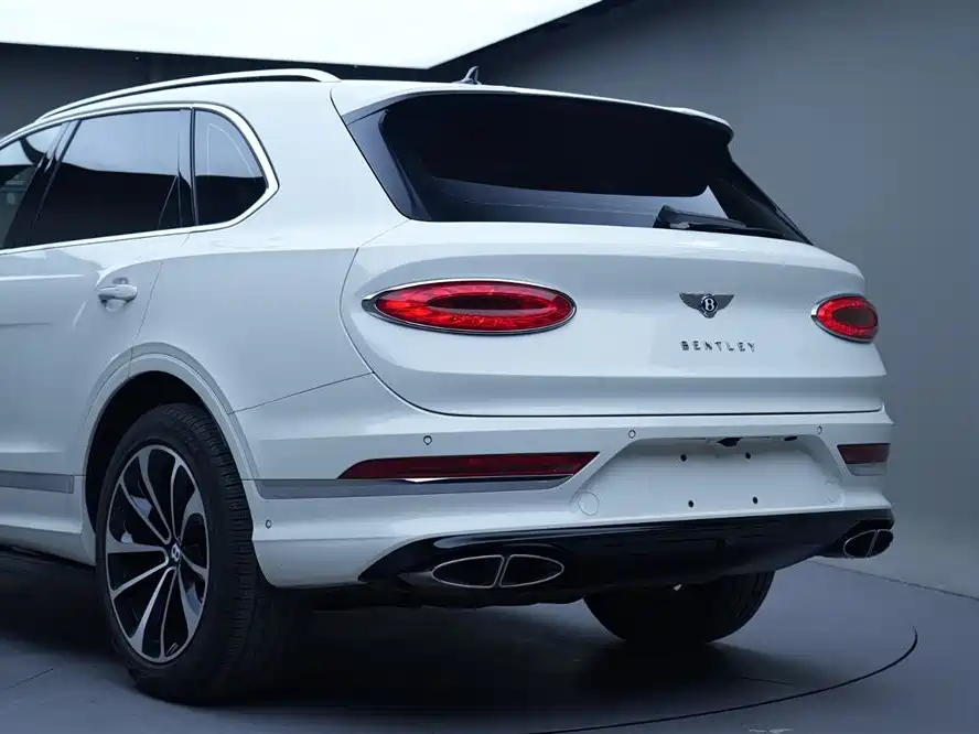 Bentley Bentayga — фото 6