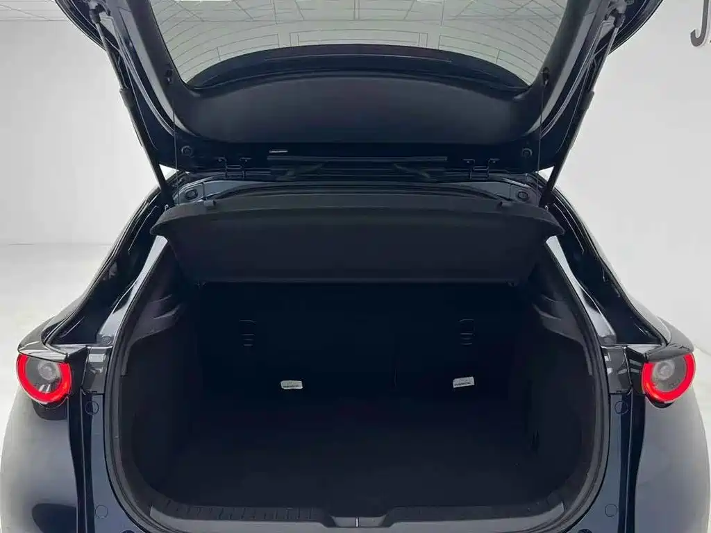 Mazda CX-30 — фото 10