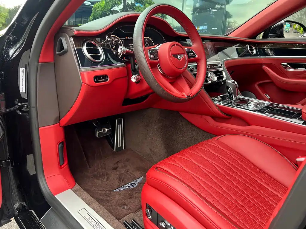 Bentley Flying Spur — фото 2
