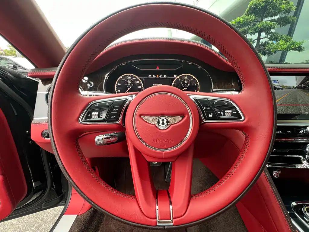 Bentley Flying Spur — фото 8