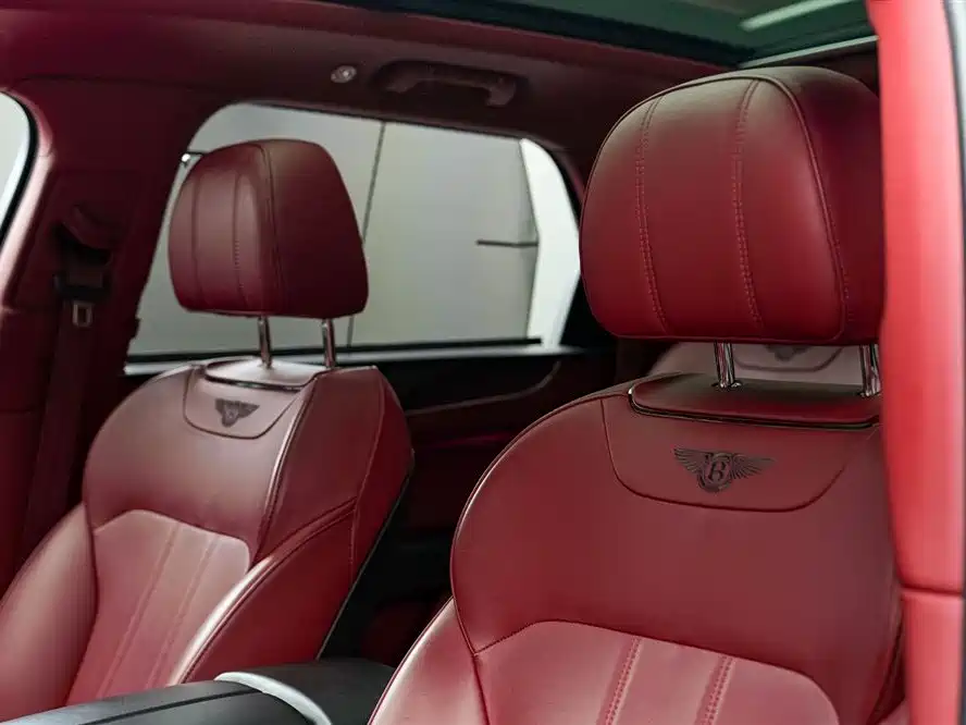 Bentley Bentayga — фото 14
