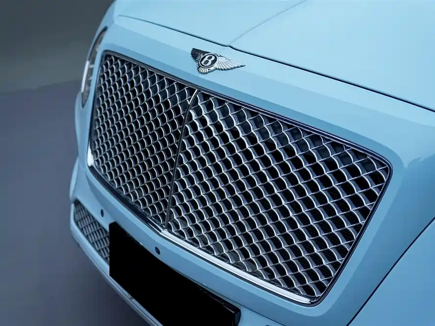 Bentley Bentayga — фото 17