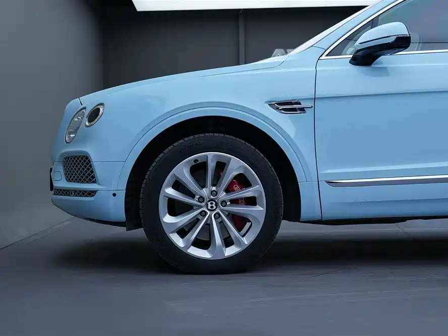 Bentley Bentayga — фото 4