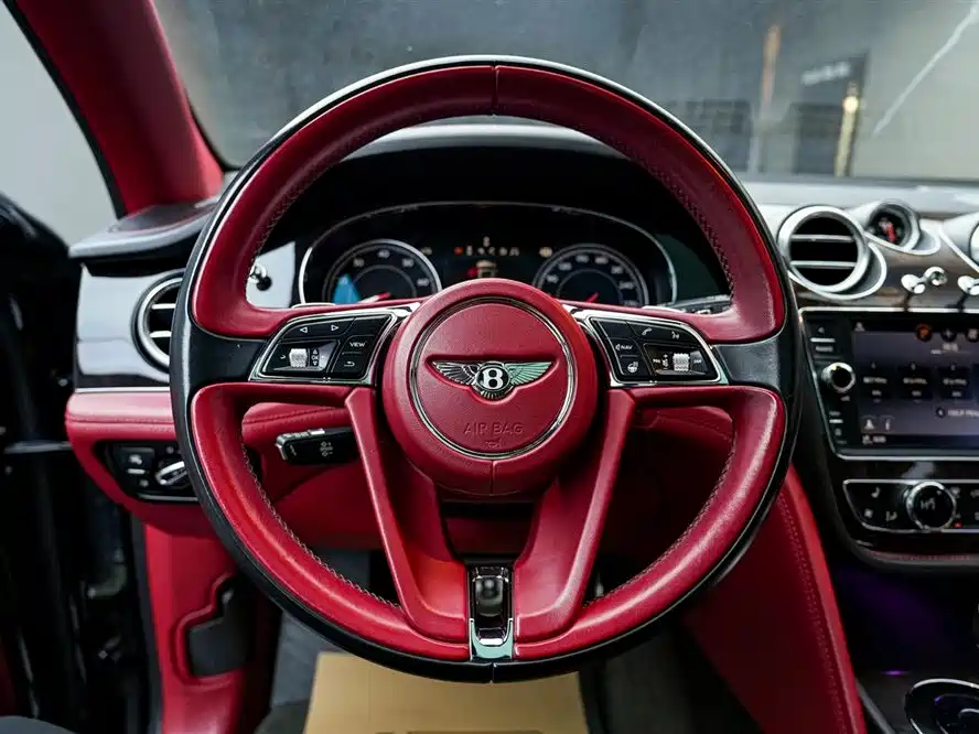 Bentley Bentayga — фото 9