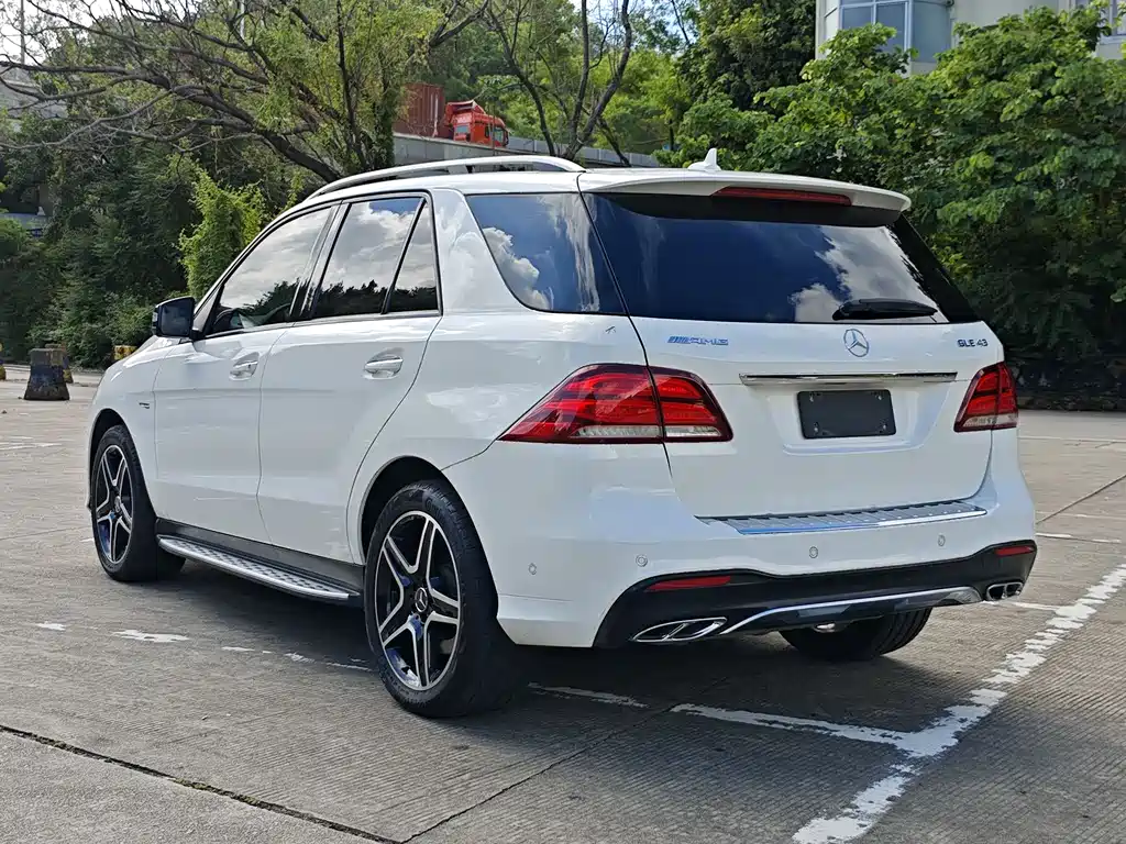 Mercedes-Benz GLE AMG — фото 13