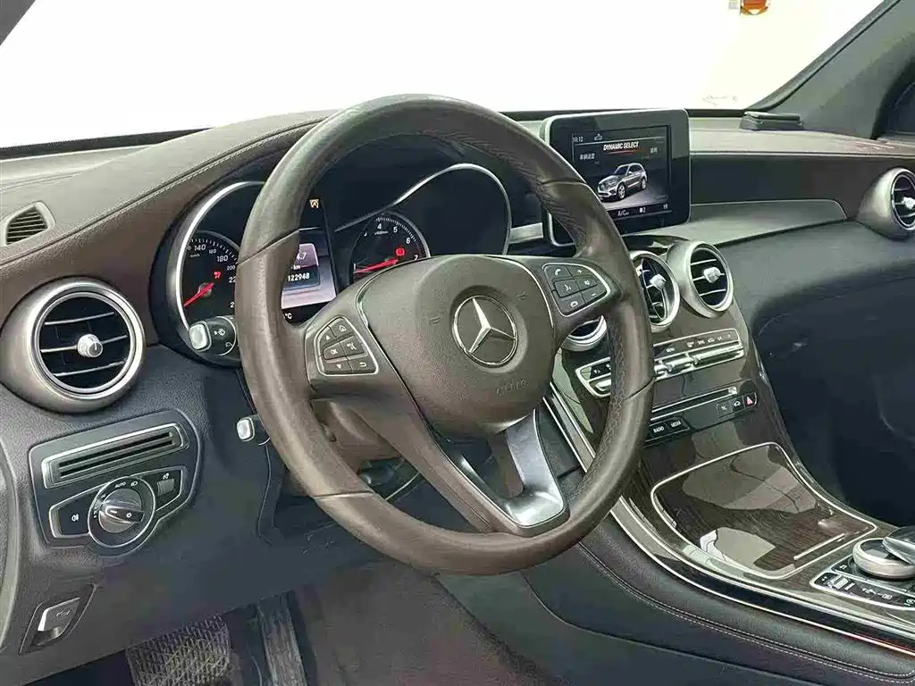 Mercedes-Benz GLC — фото 11