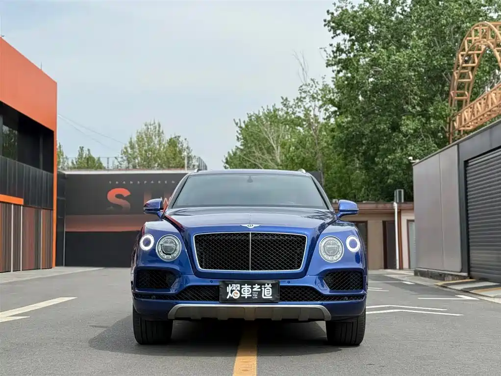 Bentley Bentayga — фото 2