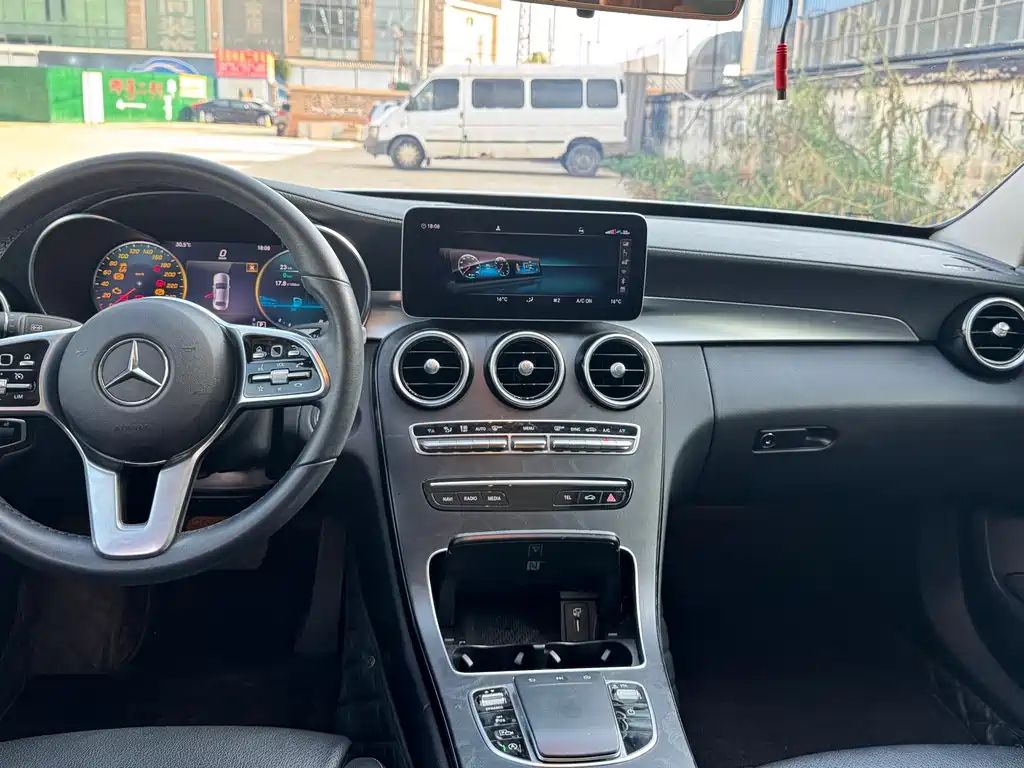 Mercedes-Benz C-Class — фото 11
